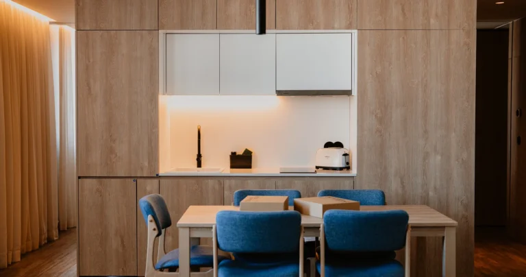 Cozinha e zona de refeições de um apartamento Moov